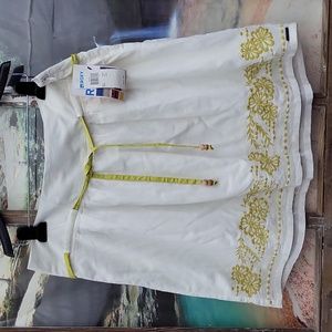 Roxy Size 9 Lightweight Skirt / White with Green Embroidered Flowers